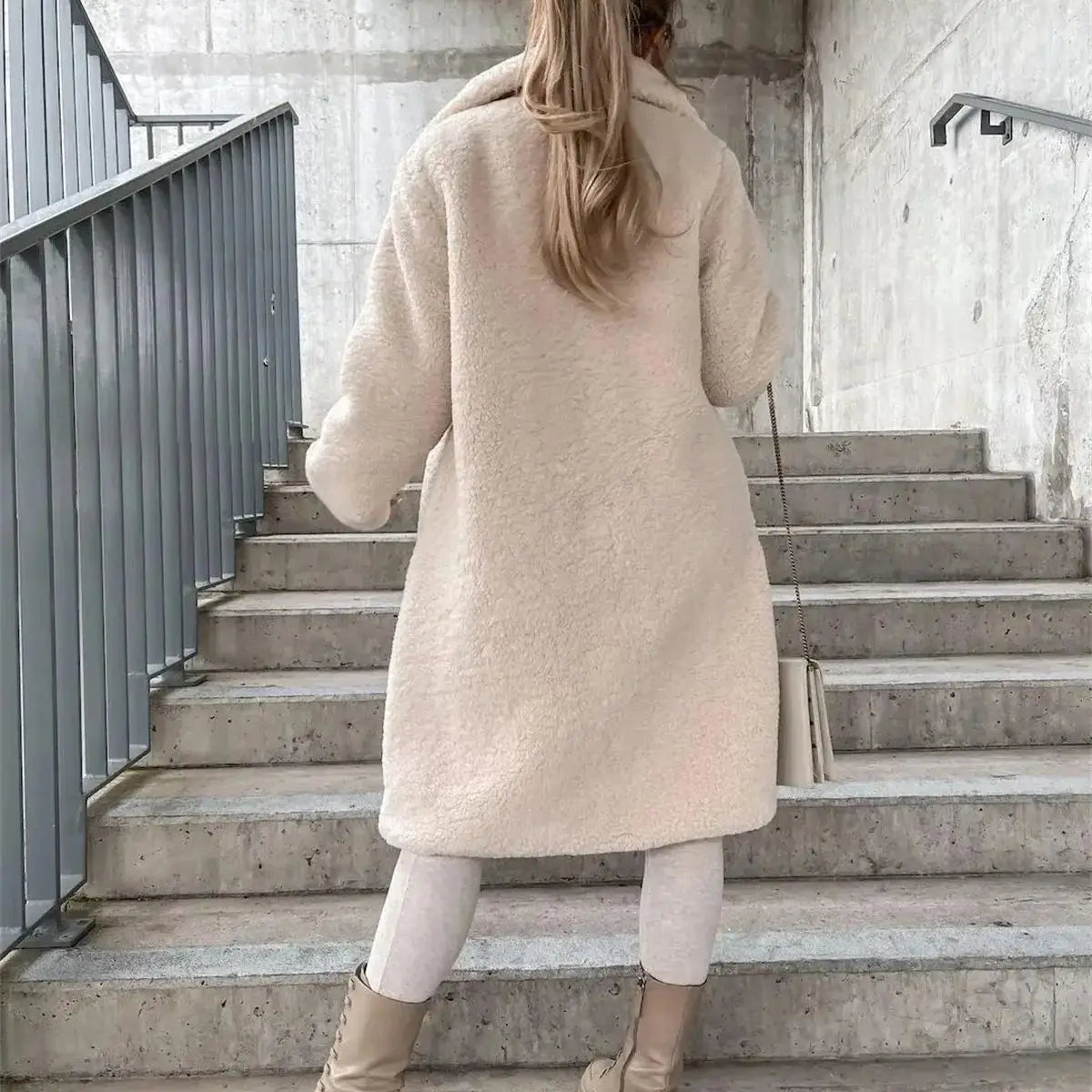 Tavessa Gabriela – Casaco Teddy JESSICA Aconchegante