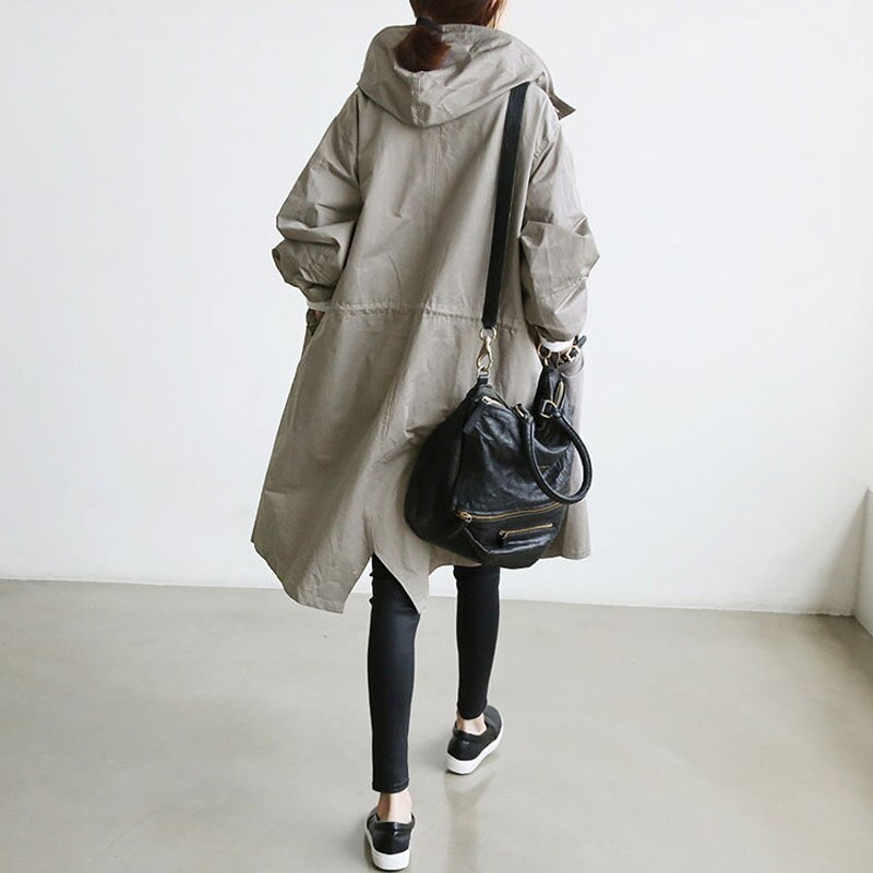 Tavessa Gabriela – Trench-coat Clássico e Impermeável