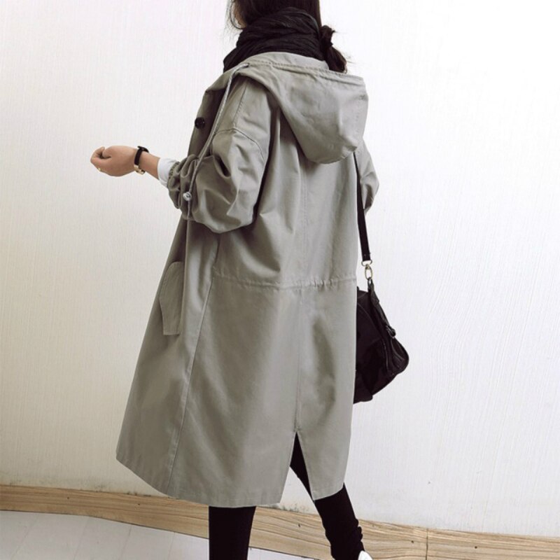 Tavessa Gabriela – Trench-coat Clássico e Impermeável
