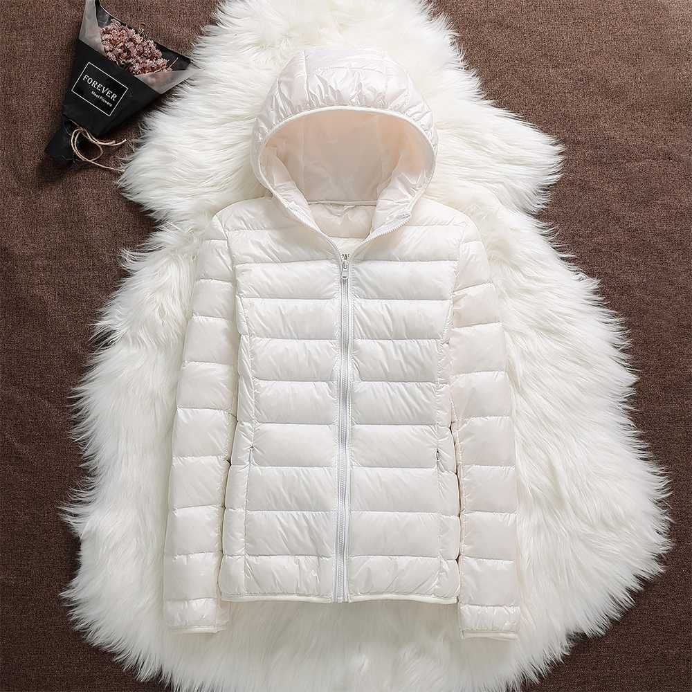Tavessa Yasmina – Elegante Casaco Impermeável Ultraleve